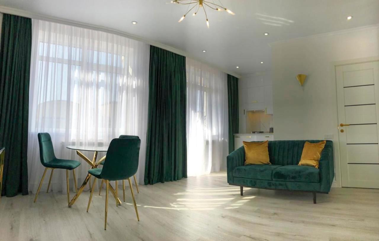 Luxury Emerald Apartments Irpiny Kültér fotó