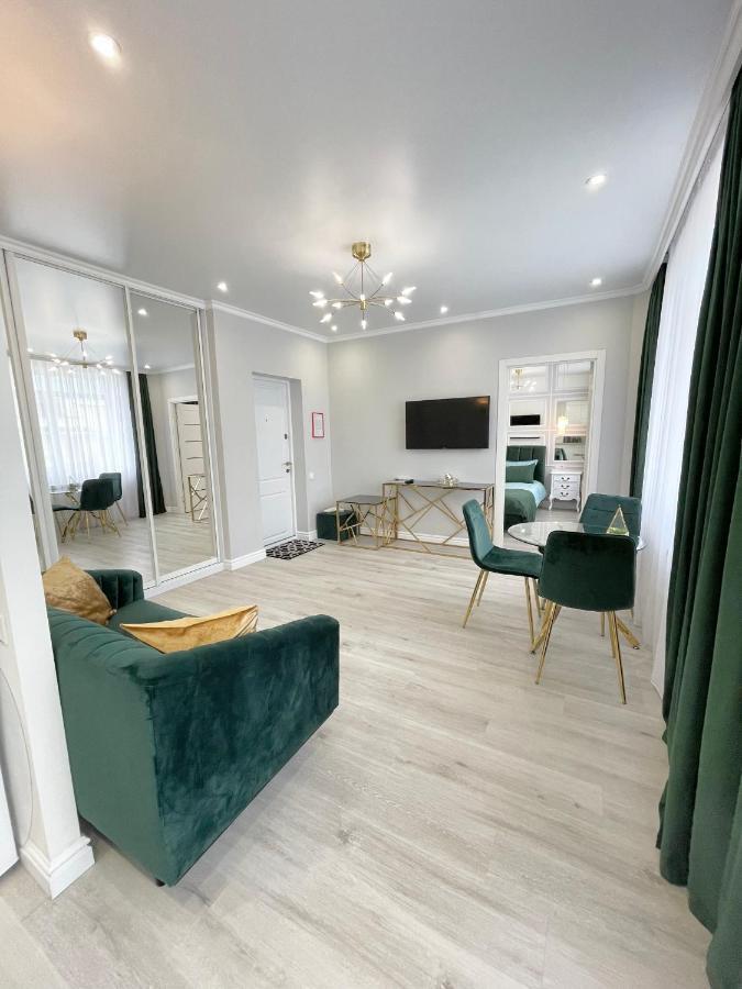 Luxury Emerald Apartments Irpiny Kültér fotó