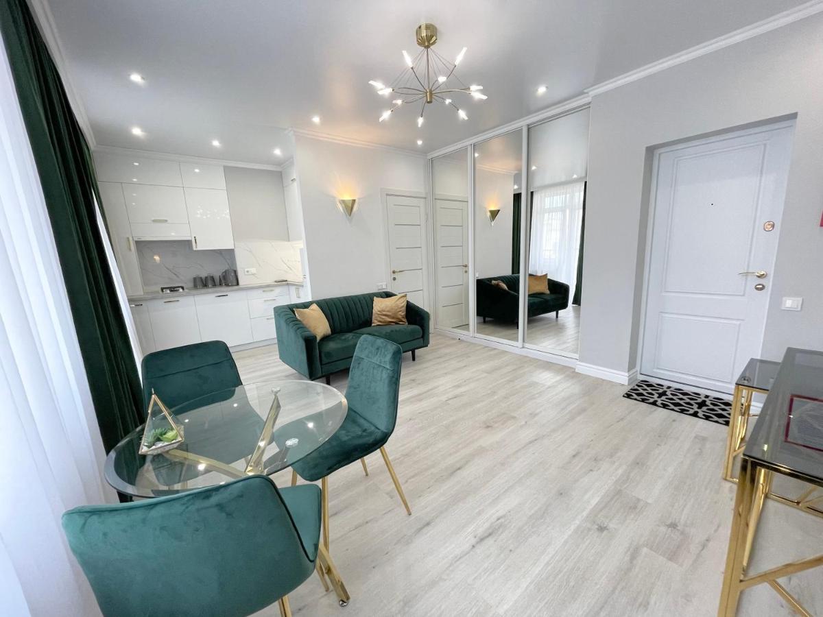 Luxury Emerald Apartments Irpiny Kültér fotó