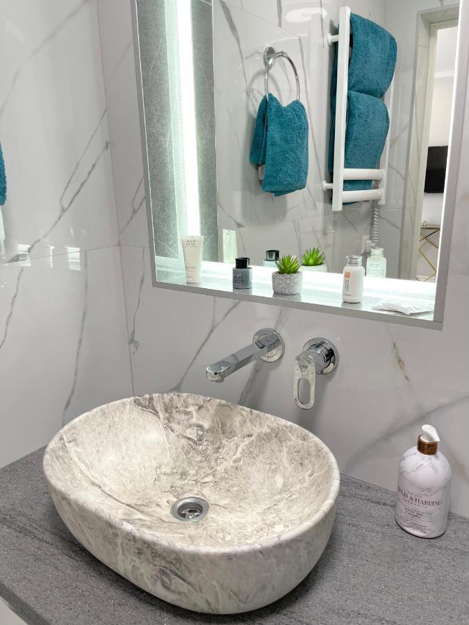 Luxury Emerald Apartments Irpiny Kültér fotó