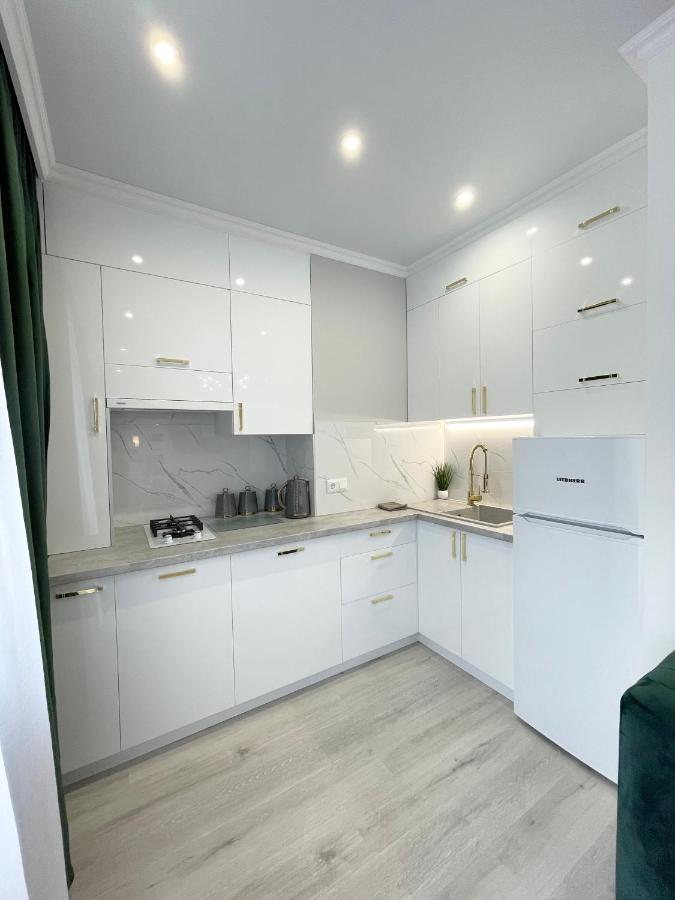 Luxury Emerald Apartments Irpiny Kültér fotó